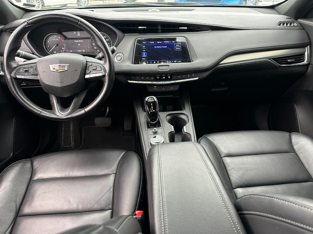 Cadillac XT4 Vehicle Full-screen Gallery Image 11