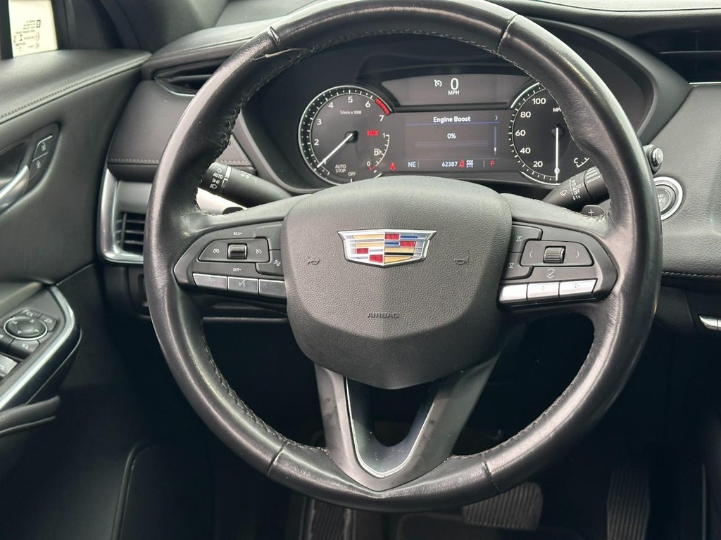 Cadillac XT4 Vehicle Full-screen Gallery Image 12