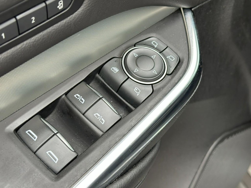 Cadillac XT4 Vehicle Full-screen Gallery Image 16