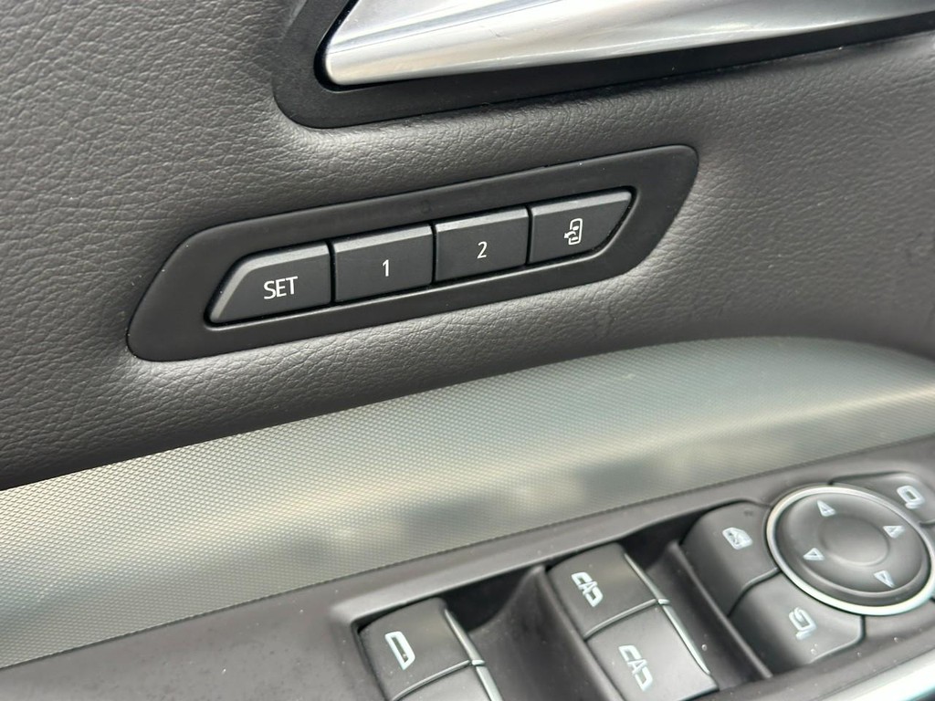 Cadillac XT4 Vehicle Full-screen Gallery Image 17