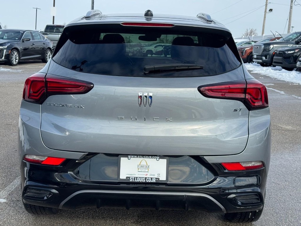 Buick Encore GX Vehicle Full-screen Gallery Image 05