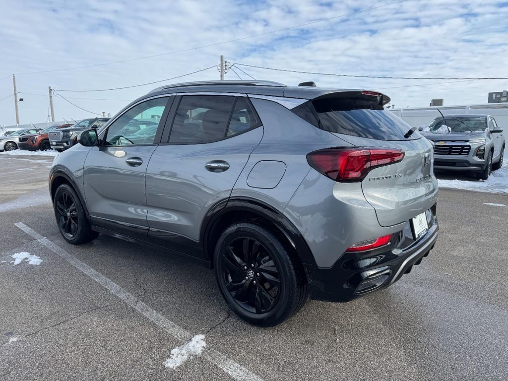 Buick Encore GX Vehicle Full-screen Gallery Image 06