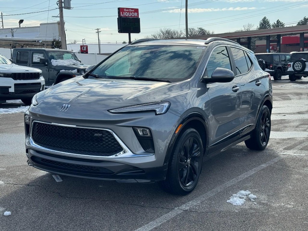 Buick Encore GX Vehicle Full-screen Gallery Image 08