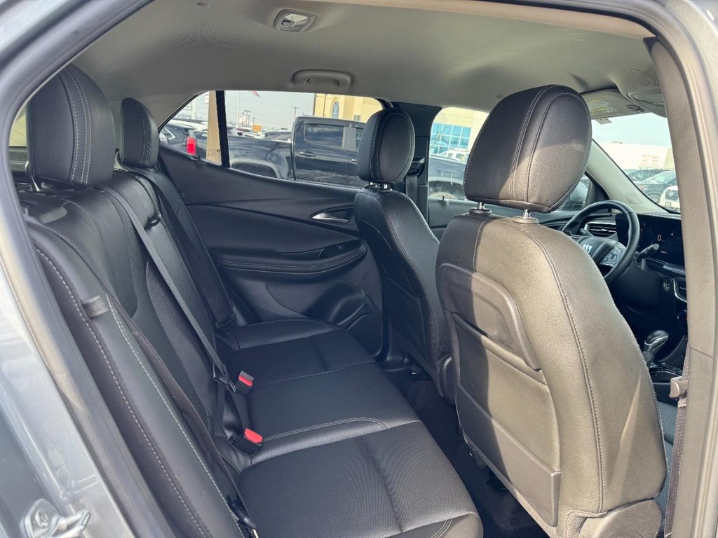 Buick Encore GX Vehicle Full-screen Gallery Image 10