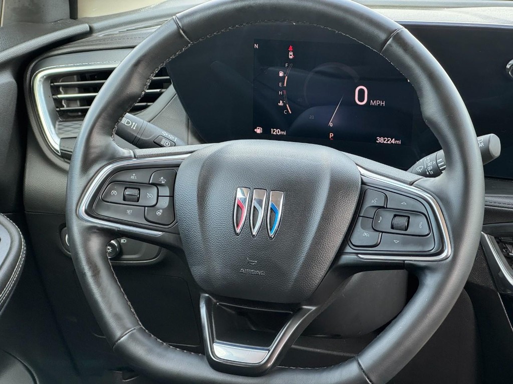 Buick Encore GX Vehicle Full-screen Gallery Image 12