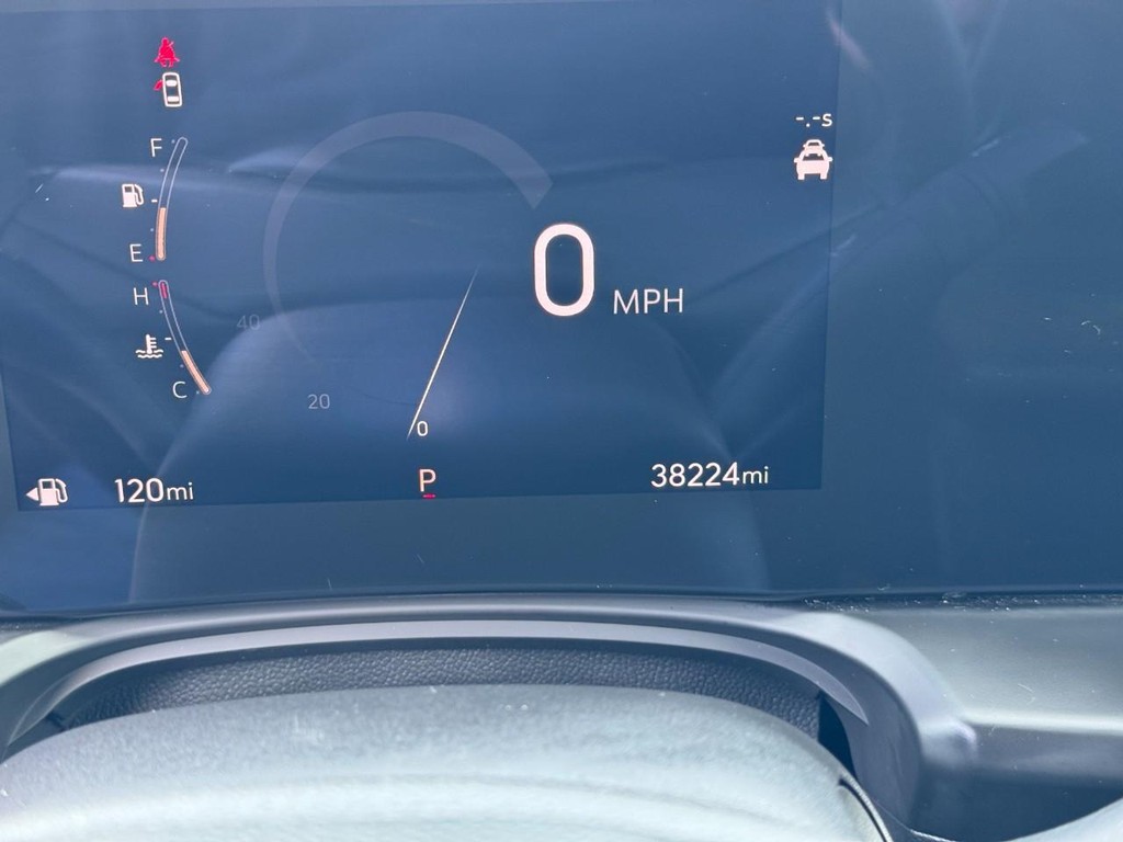 Buick Encore GX Vehicle Full-screen Gallery Image 19