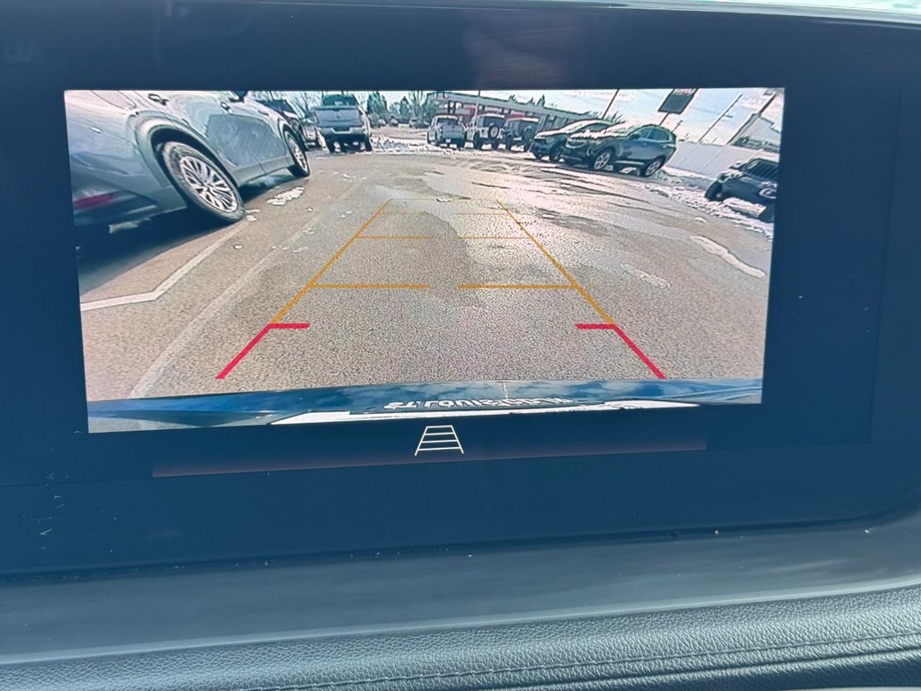 Buick Encore GX Vehicle Full-screen Gallery Image 20