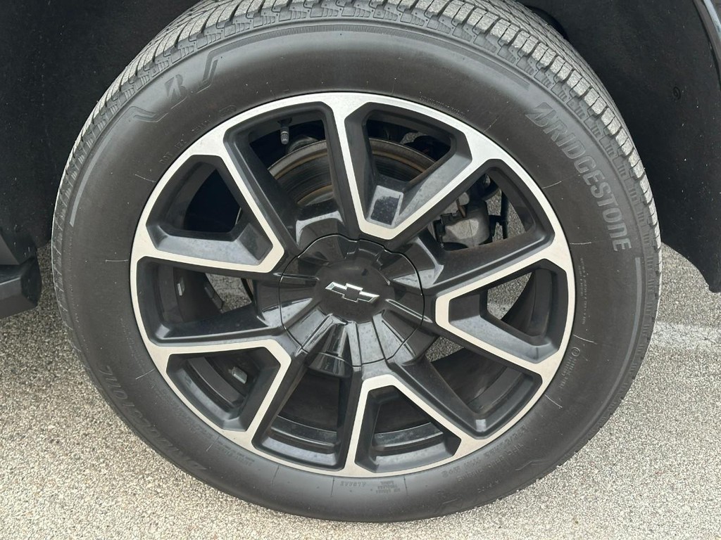 Chevrolet Tahoe Vehicle Full-screen Gallery Image 06