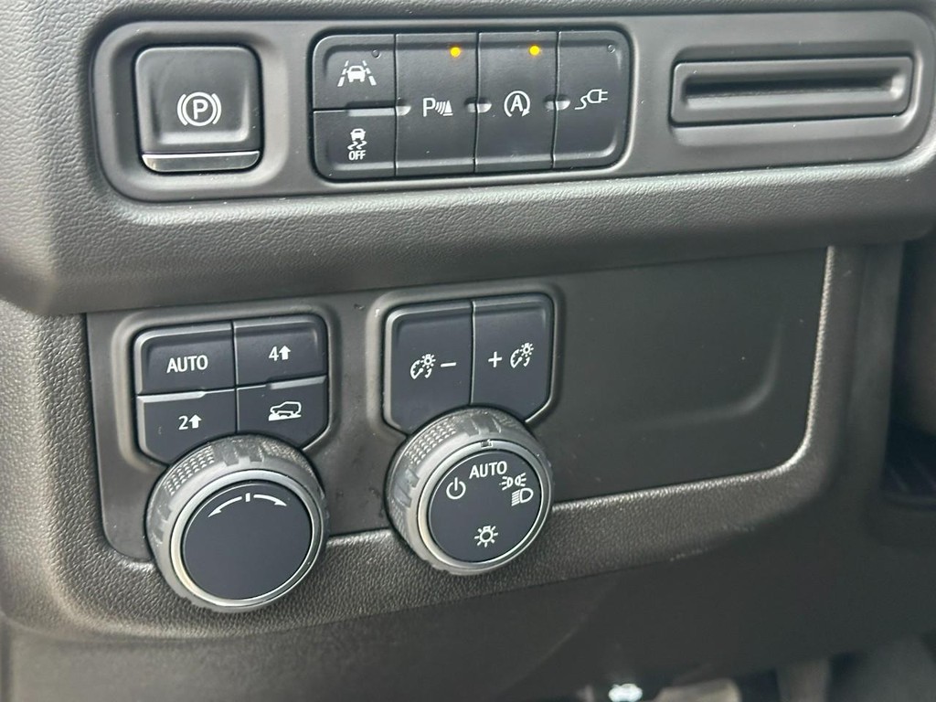 Chevrolet Tahoe Vehicle Full-screen Gallery Image 23