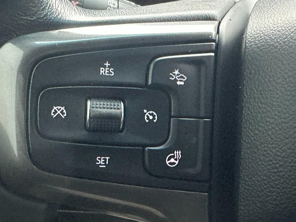 Chevrolet Tahoe Vehicle Full-screen Gallery Image 24