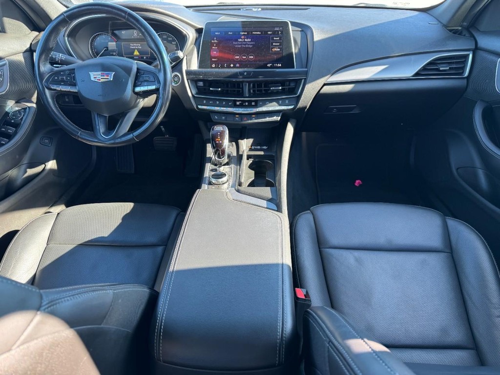 Cadillac CT5 Vehicle Full-screen Gallery Image 11