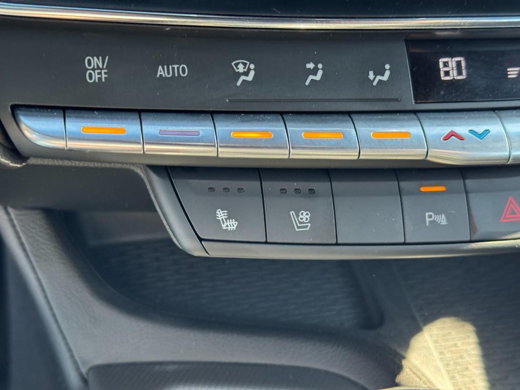 Cadillac CT5 Vehicle Full-screen Gallery Image 21