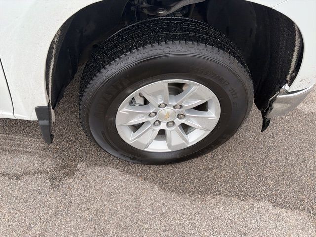 Chevrolet Silverado 1500 Vehicle Full-screen Gallery Image 19