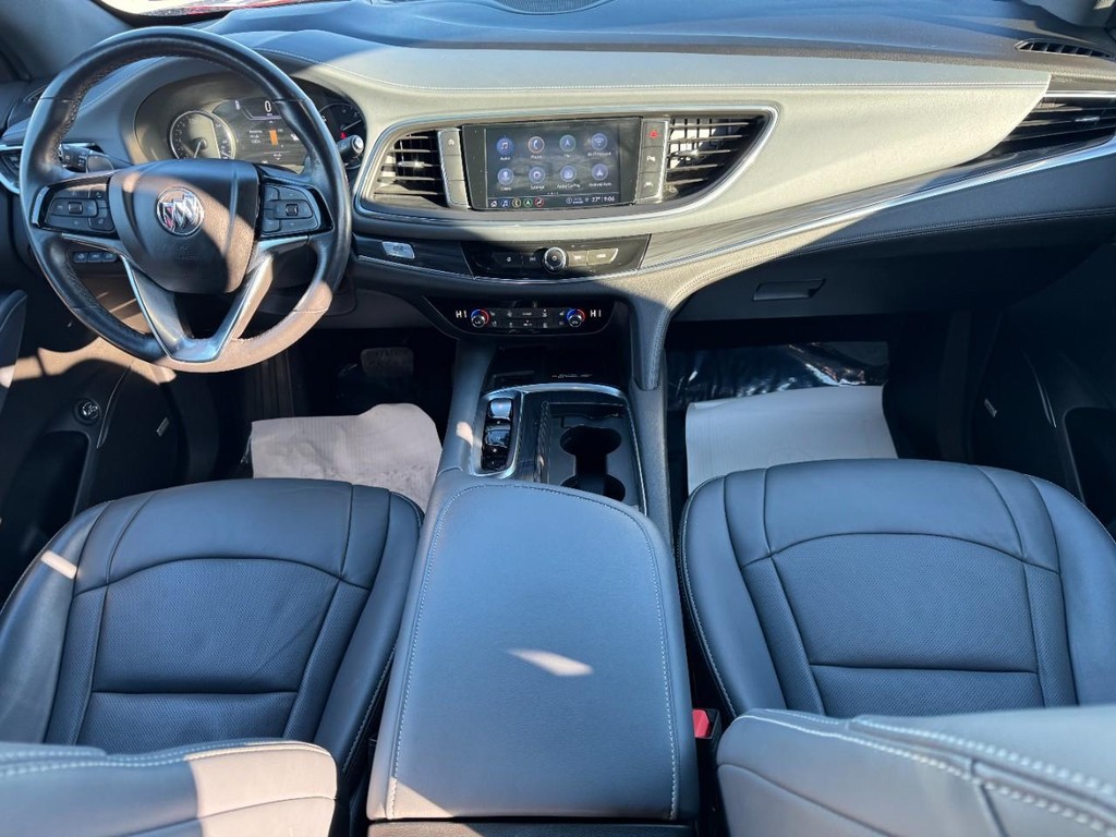 Buick Enclave Vehicle Full-screen Gallery Image 11