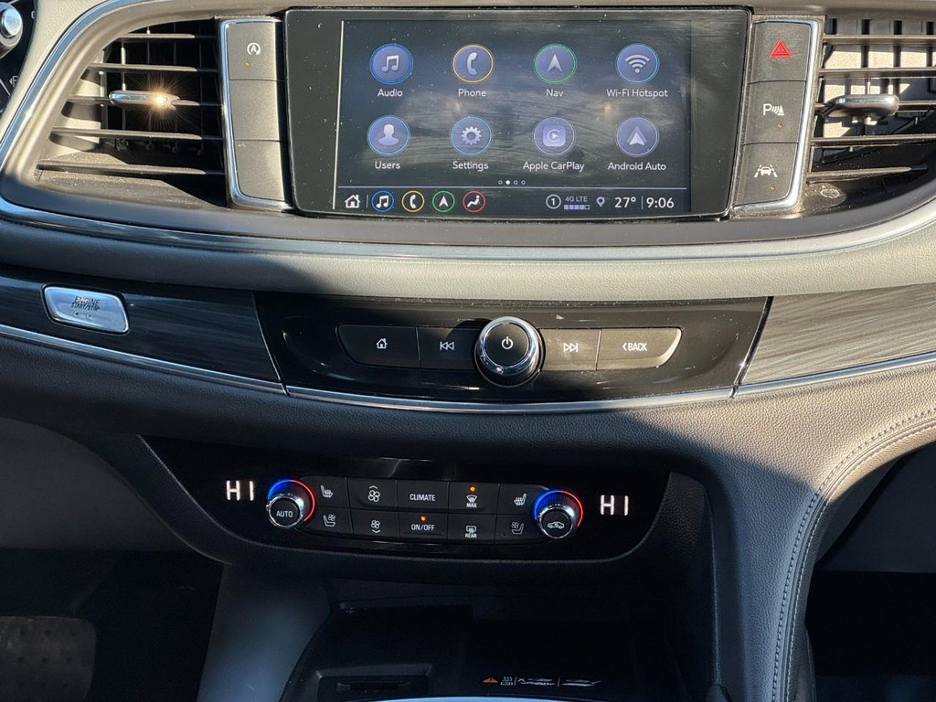 Buick Enclave Vehicle Full-screen Gallery Image 13