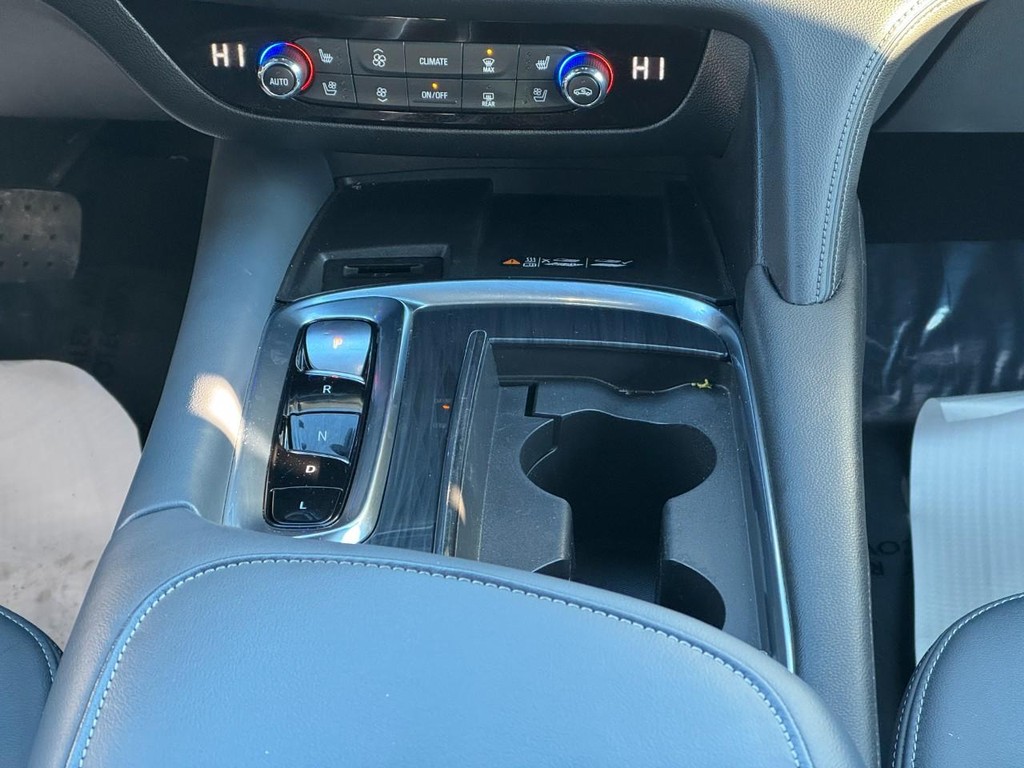 Buick Enclave Vehicle Full-screen Gallery Image 14