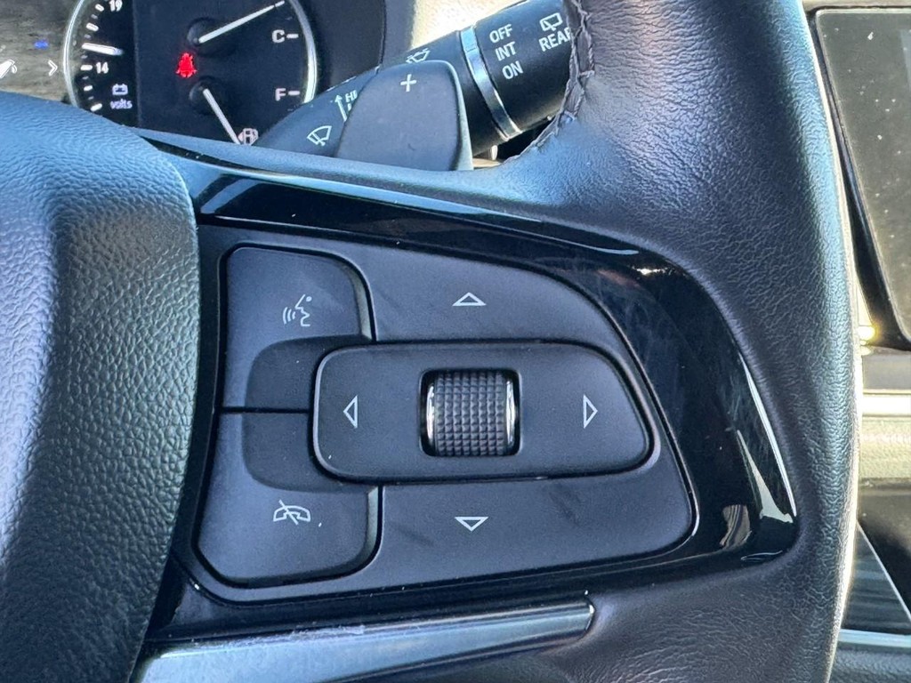 Buick Enclave Vehicle Full-screen Gallery Image 18