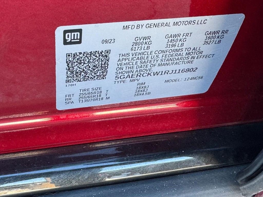 Buick Enclave Vehicle Full-screen Gallery Image 24