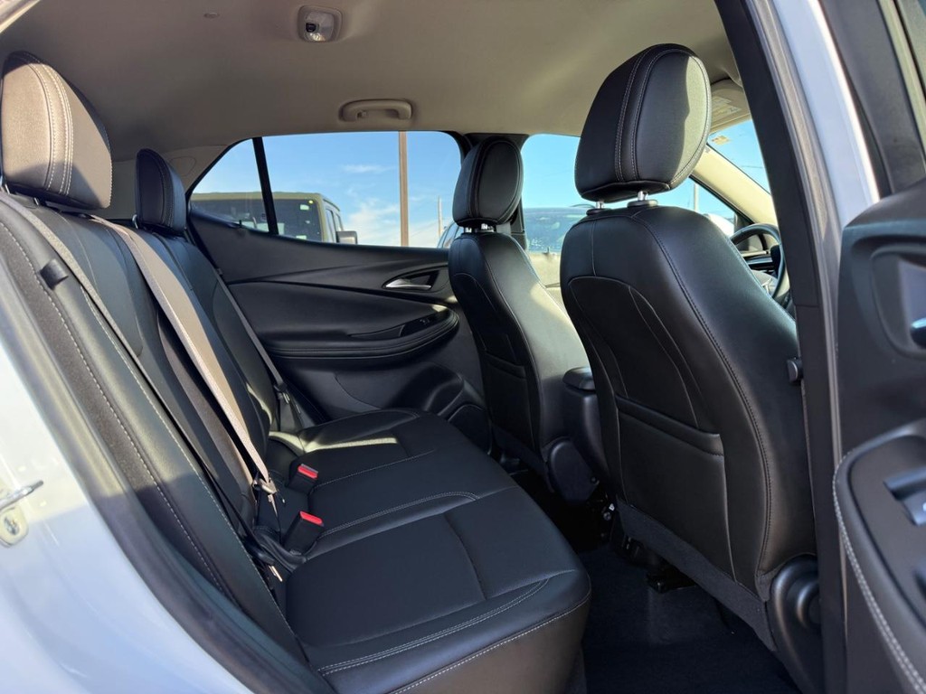 Buick Encore GX Vehicle Full-screen Gallery Image 10