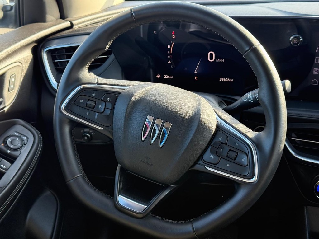 Buick Encore GX Vehicle Full-screen Gallery Image 12