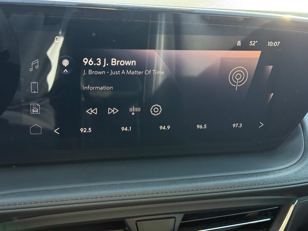 Buick Encore GX Vehicle Full-screen Gallery Image 15