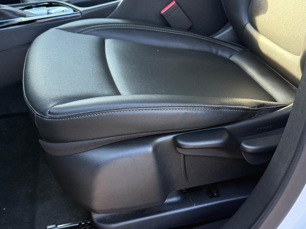 Buick Encore GX Vehicle Full-screen Gallery Image 22