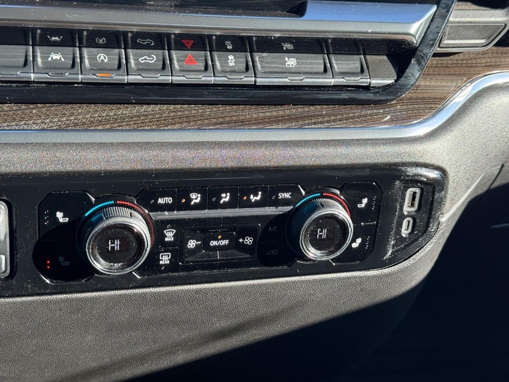 Chevrolet Silverado 1500 Vehicle Full-screen Gallery Image 18