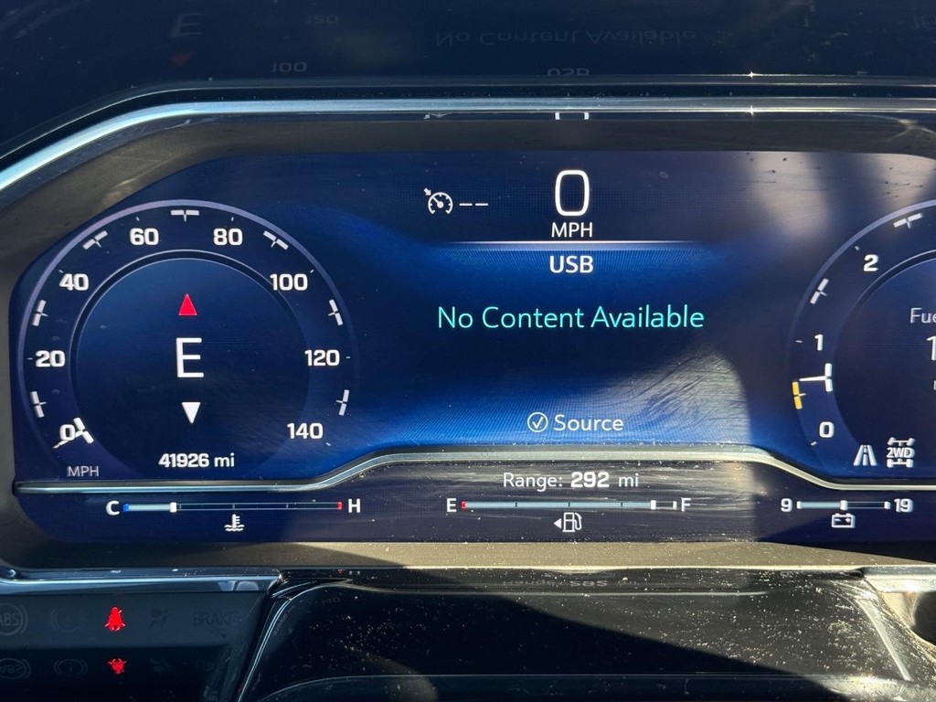 Chevrolet Silverado 1500 Vehicle Full-screen Gallery Image 20