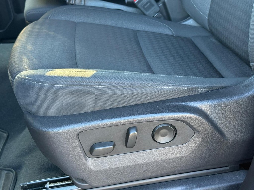 Chevrolet Silverado 1500 Vehicle Full-screen Gallery Image 23