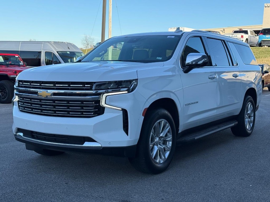 Chevrolet Suburban Vehicle Full-screen Gallery Image 08