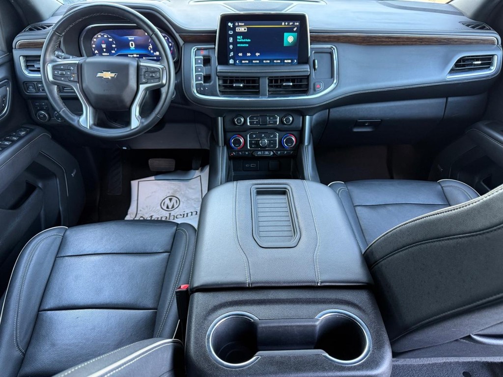 Chevrolet Suburban Vehicle Full-screen Gallery Image 13