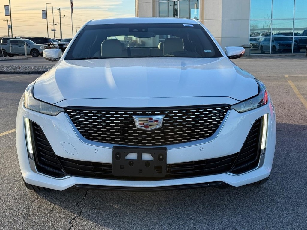 Cadillac CT5 Vehicle Full-screen Gallery Image 09