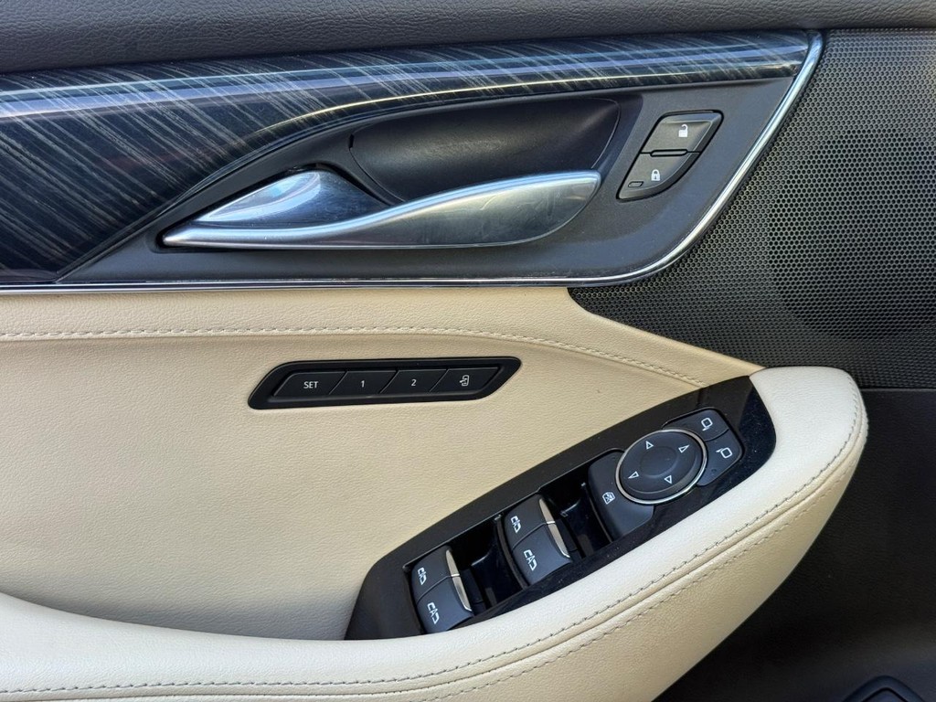 Cadillac CT5 Vehicle Full-screen Gallery Image 23