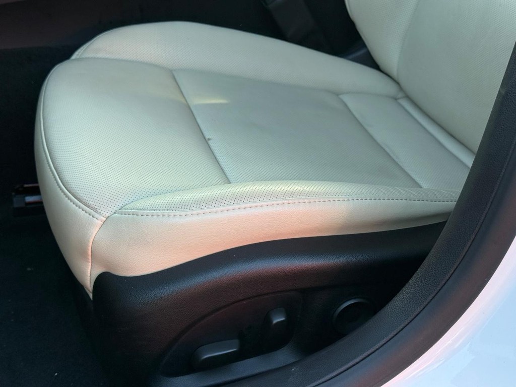 Cadillac CT5 Vehicle Full-screen Gallery Image 24