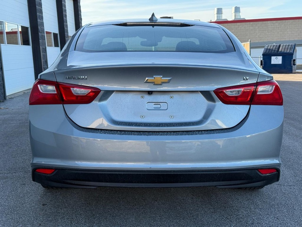 Chevrolet Malibu Vehicle Full-screen Gallery Image 04