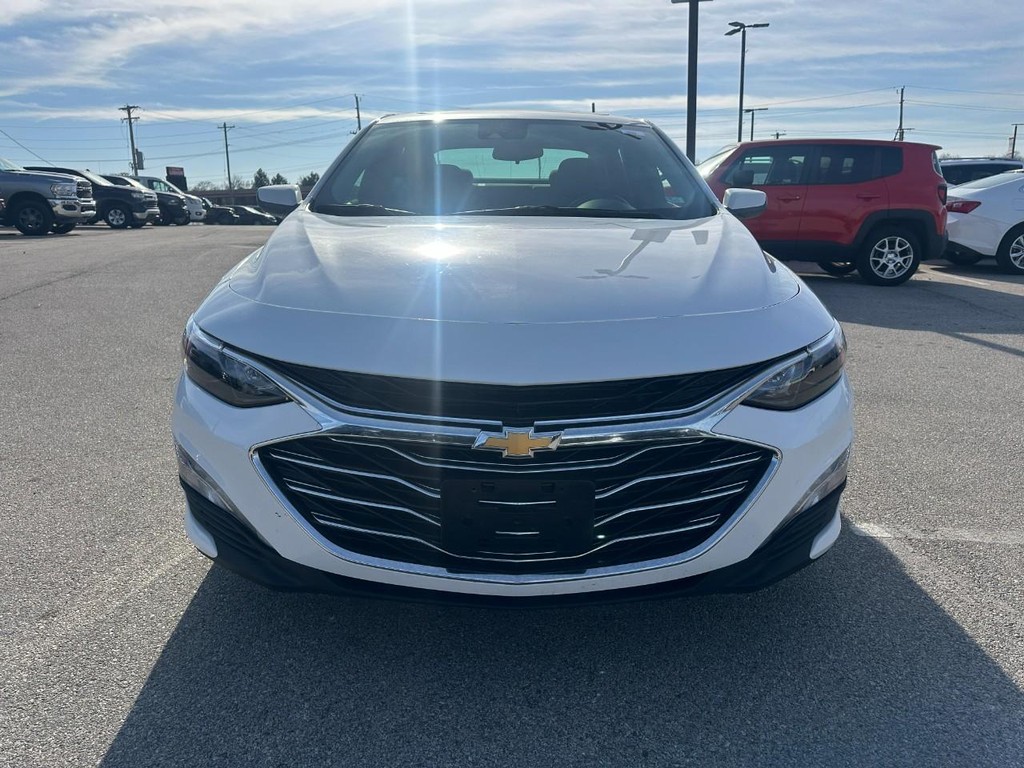 Chevrolet Malibu Vehicle Full-screen Gallery Image 09