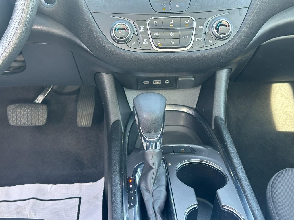 Chevrolet Malibu Vehicle Full-screen Gallery Image 15