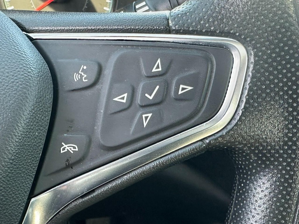 Chevrolet Malibu Vehicle Full-screen Gallery Image 20