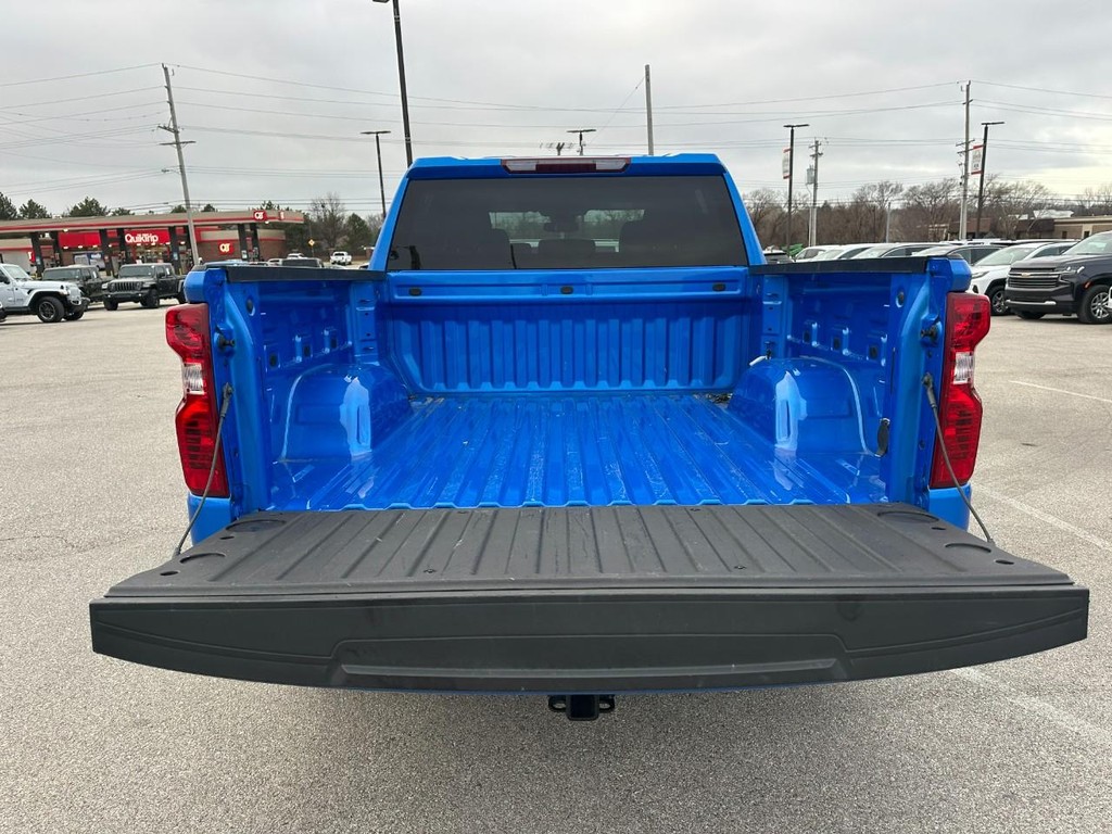 Chevrolet Silverado 1500 Vehicle Full-screen Gallery Image 05