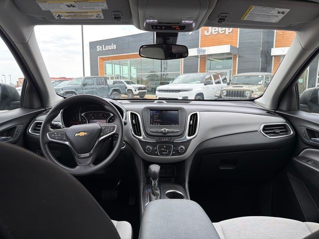 Chevrolet Equinox Vehicle Full-screen Gallery Image 17