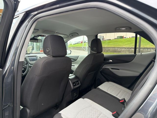 Chevrolet Equinox Vehicle Full-screen Gallery Image 22