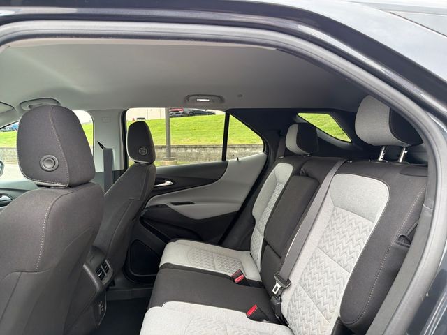 Chevrolet Equinox Vehicle Full-screen Gallery Image 23