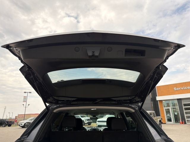 Chevrolet Equinox Vehicle Full-screen Gallery Image 26