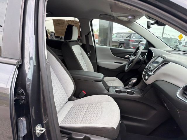 Chevrolet Equinox Vehicle Full-screen Gallery Image 32