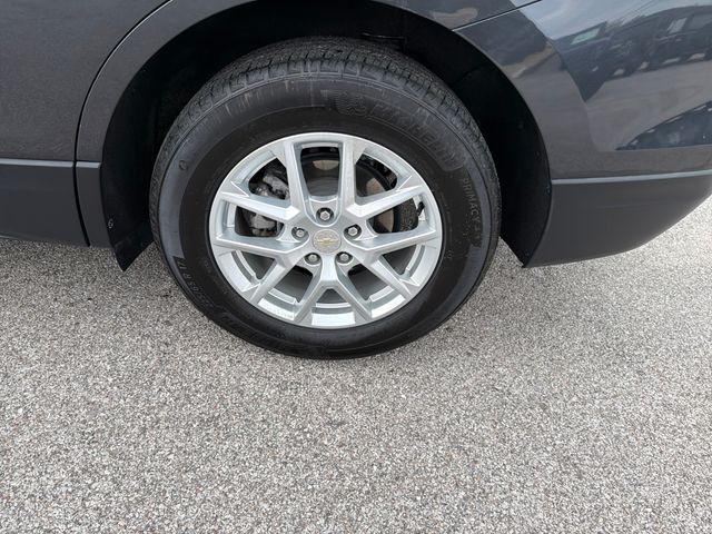 Chevrolet Equinox Vehicle Full-screen Gallery Image 37