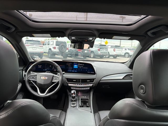Cadillac CT5 Vehicle Full-screen Gallery Image 17