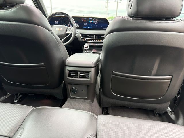 Cadillac CT5 Vehicle Full-screen Gallery Image 31