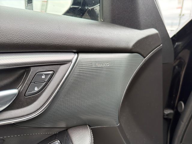 Cadillac CT5 Vehicle Full-screen Gallery Image 40
