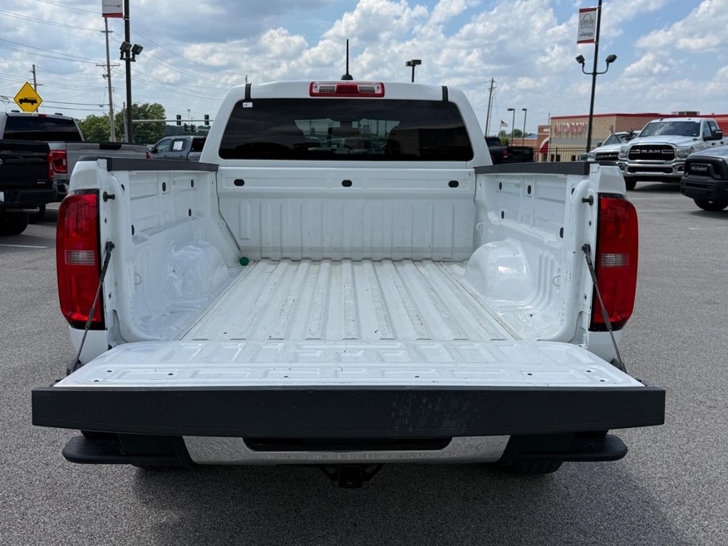Chevrolet Colorado Vehicle Full-screen Gallery Image 04