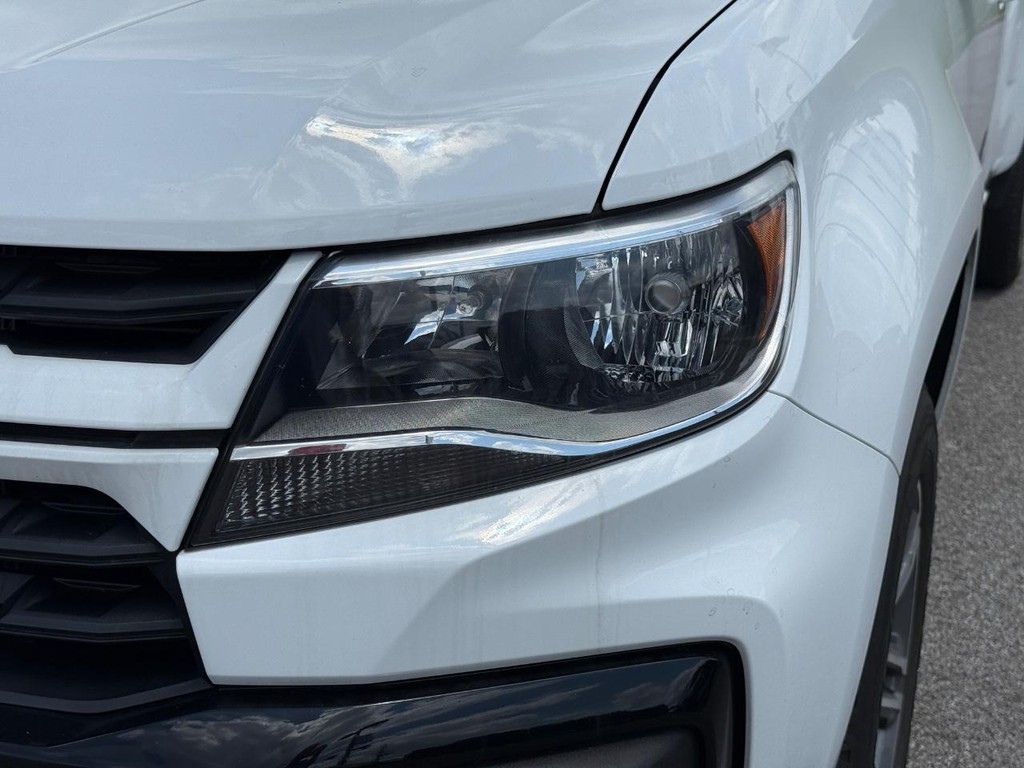 Chevrolet Colorado Vehicle Full-screen Gallery Image 10